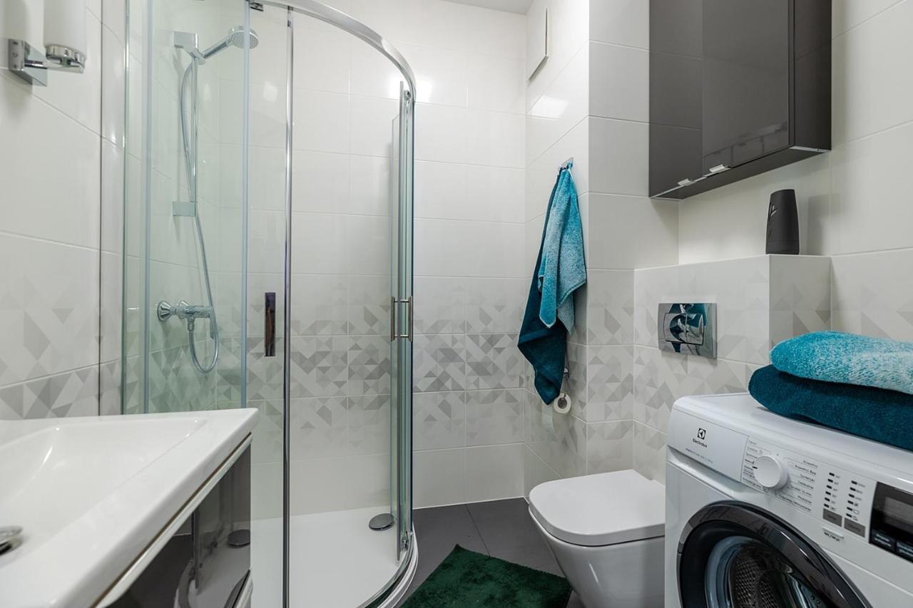 Wola Luxe Apartment Varşovia Exterior foto