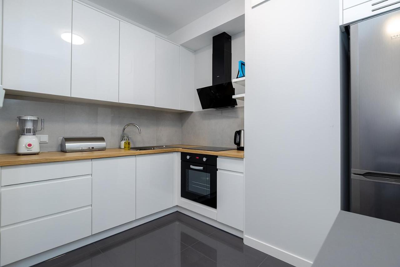 Wola Luxe Apartment Varşovia Exterior foto